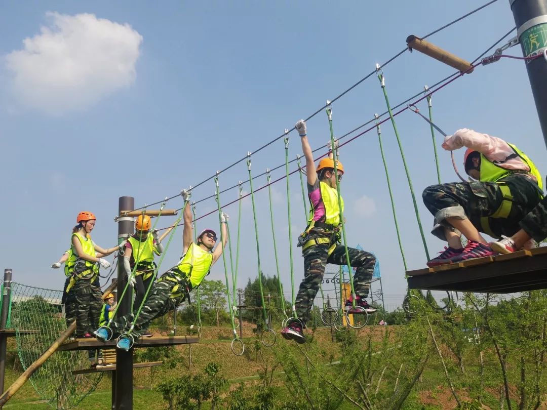 凝心聚力!天赐名店管理团队2018年户外拓展训练圆满成功!